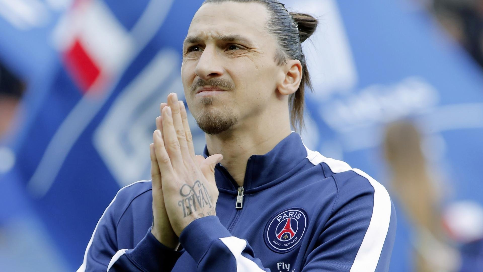 开云足球体育-红黑风暴席卷亚平宁，雄鹰坠落危机四伏，AC米兰五连胜领跑，本菲卡主帅命悬一线，红黑风暴五连胜领跑，本菲卡主帅命悬一线